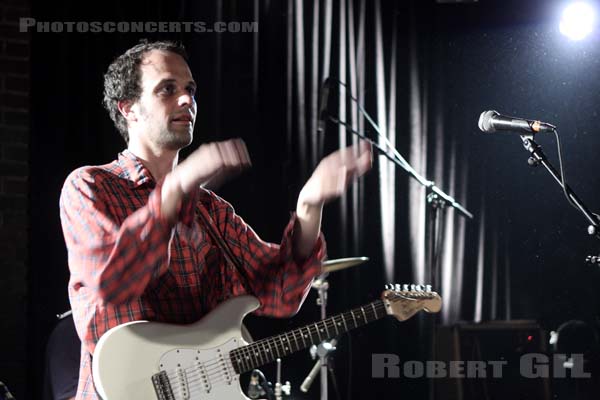 THE CHAP - 2009-09-15 - PARIS - La Maroquinerie - 